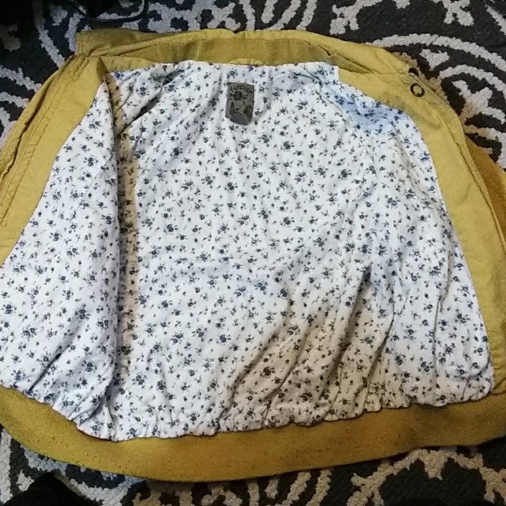 Yellow spring jacket - Picture 2 of 6